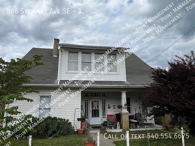 property at 806 Stewart Ave SE