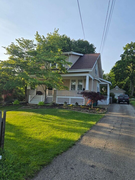 2391 Highland Ave in Allison Park, PA - Building Photo