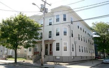 Clean, newly renovated rooming house rooms available for rent (Light St, Lynn) in Lynn, MA - Building Photo - Building Photo