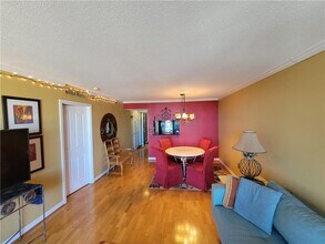 2870 Pharr Ct S Northwest in Atlanta, GA - Foto de edificio - Building Photo