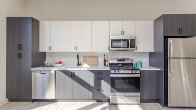 1502 W Ainslie St in Chicago, IL - Building Photo - Building Photo