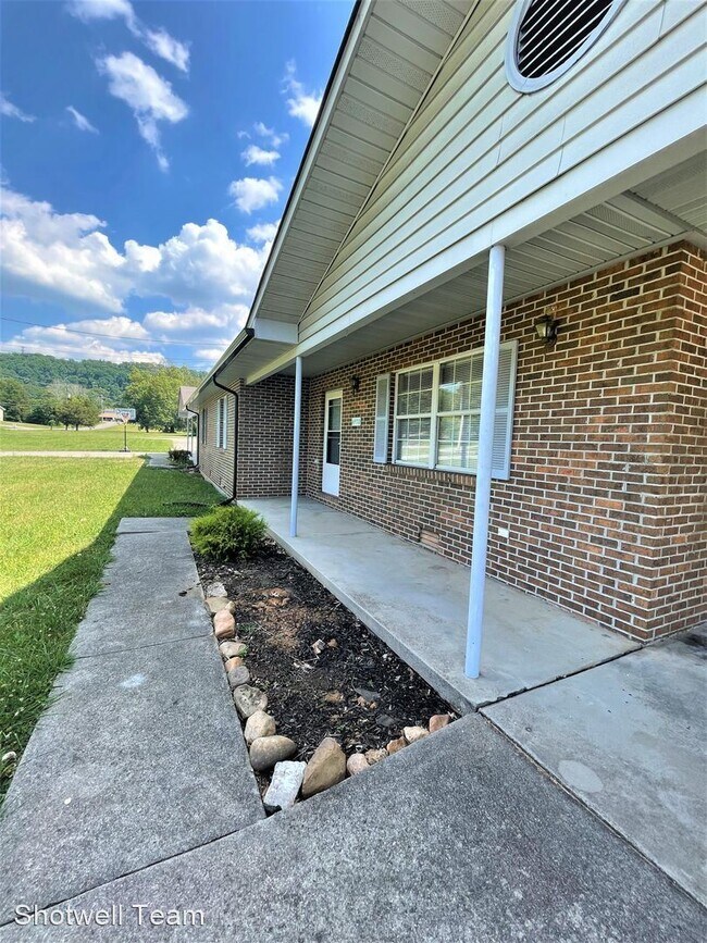 6917 Wright Rd Rentals in Knoxville, TN