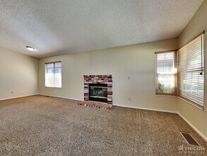 1582 Woodhaven Ln in Sparks, NV - Building Photo - Building Photo