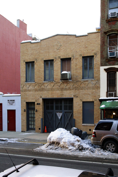 336 E 9th St in New York, NY - Building Photo