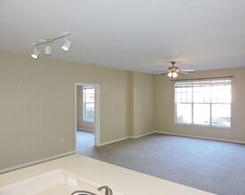 5524 Metrowest Blvd in Orlando, FL - Building Photo - Building Photo