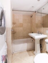 279 E 10th St in New York, NY - Building Photo - Building Photo