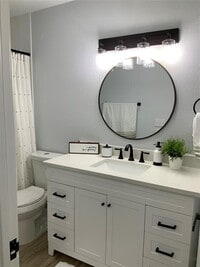 840 Threadneedle St photo'