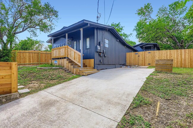 1428 Webberville Rd in Austin, TX - Building Photo - Building Photo