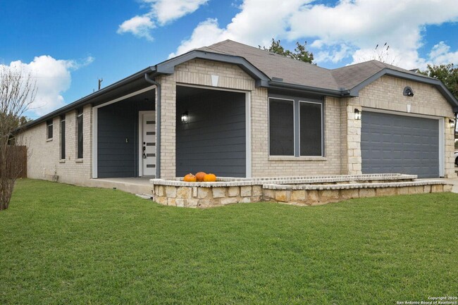 814 Creek Pebble in San Antonio, TX - Building Photo - Building Photo