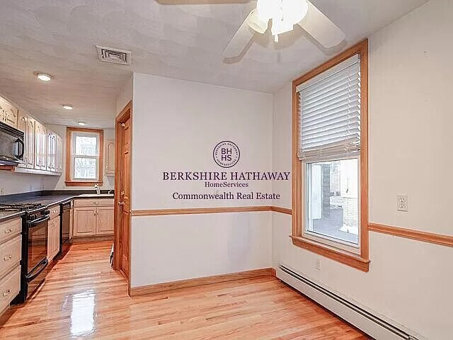 24 Burnside Ave, Unit 24 in Somerville, MA - Foto de edificio - Building Photo