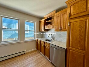 77 Fairfax St, Unit 1 in Somerville, MA - Building Photo - Building Photo