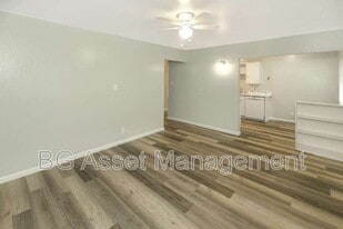 1932 Ethan Wy in Sacramento, CA - Building Photo