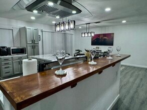 8538 E Chaparral Rd in Scottsdale, AZ - Foto de edificio - Building Photo