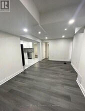 60 Sasco Way in Essa, ON - Building Photo - Building Photo