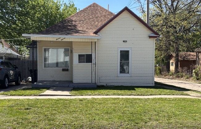 property at 1111 W 5th St