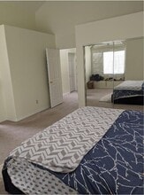 7323 Old Redmond Rd, Unit 8 in Redmond, WA - Foto de edificio - Building Photo