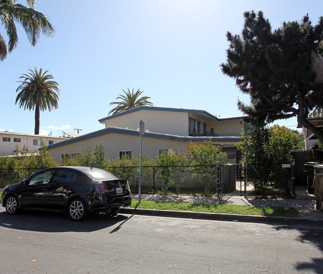 611 Eucalyptus Ave in Santa Barbara, CA - Foto de edificio - Building Photo