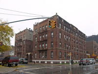 474 E 4th St in Brooklyn, NY - Foto de edificio - Building Photo