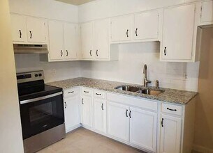 607 W Byrd Blvd, Unit 605-2 in Universal City, TX - Building Photo - Building Photo