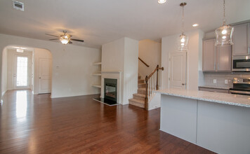 2281 Rolling Trl in Lithonia, GA - Foto de edificio - Building Photo