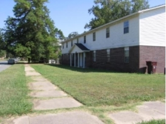 Poplar Apartments in Pine Bluff, AR - Building Photo - Building Photo