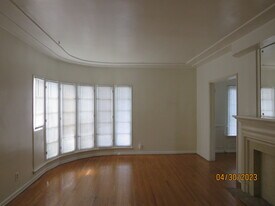 5640 W 6th St, Unit 1 in Los Angeles, CA - Building Photo
