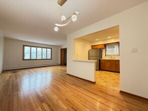 180 W 3rd St in Bayonne, NJ - Building Photo - Building Photo