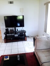 2339 Lillyvale Ave, Unit 161 in Los Angeles, CA - Building Photo - Building Photo