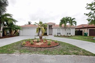 15242 SW 138th Terrace in Miami, FL - Building Photo