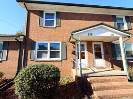 229 W Kerr St in Salisbury, NC - Building Photo