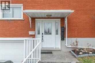 35 Shaftsbury Dr in Kitchener, ON - Building Photo - Building Photo