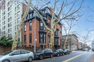 91 Lafayette Ave in Brooklyn, NY - Foto de edificio - Building Photo