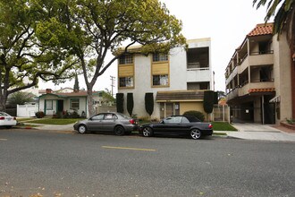 614 W California Ave in Glendale, CA - Foto de edificio - Building Photo