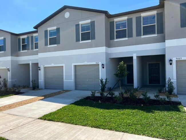 9605 Mulberry Marsh Ln in Sun City Center, FL - Building Photo - Building Photo