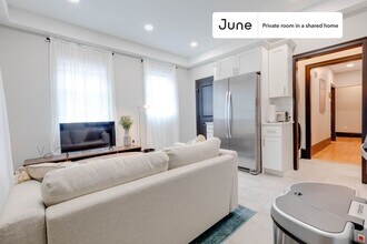 Room in Shared 3 bed/1 bath home in Boston, MA - Building Photo - Building Photo
