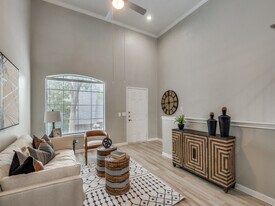 The Ellington in Plano, TX - Building Photo