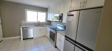 4132 Cove Ln in Glenview, IL - Building Photo - Building Photo