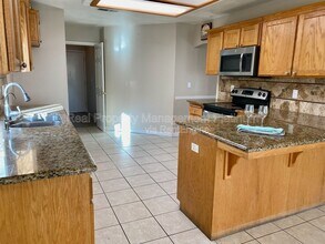 6684 N Western Ave in Fresno, CA - Building Photo - Building Photo