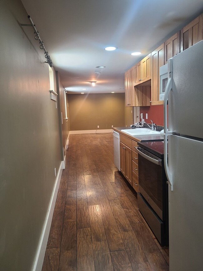 property at 401 S Tracy Ave