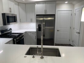 13262 Woodland Park Rd in Herndon, VA - Building Photo