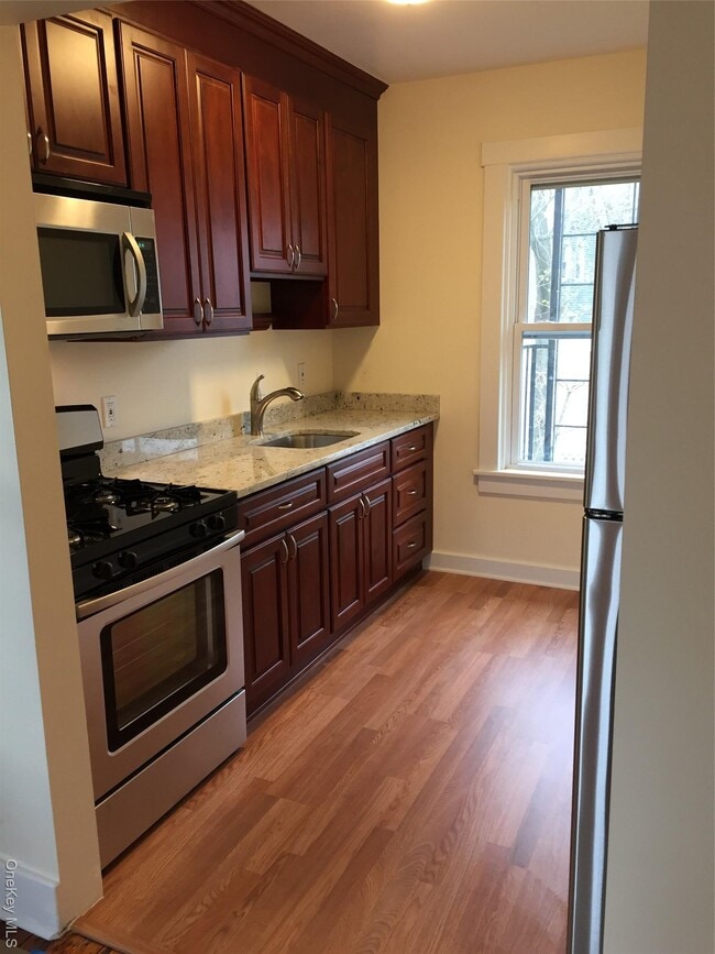 property at 8 Parkway Terrace