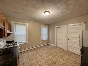 97 Marion St, Unit 1 in Somerville, MA - Foto de edificio - Building Photo