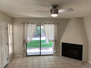 3002 N 70th St-Unit -129 in Scottsdale, AZ - Building Photo - Building Photo