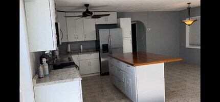1148 Harbor Dr in North Fort Myers, FL - Building Photo - Building Photo