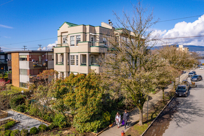 Vine Gardens in Vancouver, BC - Building Photo - Building Photo