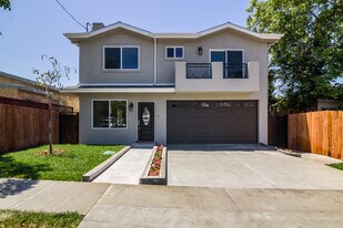 4604 La Mirada Ave in Los Angeles, CA - Building Photo