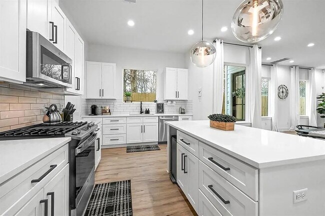 6814 Burkett St. in Houston, TX - Building Photo - Building Photo