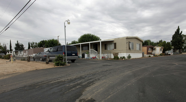 9120 Hesperia Rd in Hesperia, CA - Building Photo - Building Photo