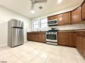 14 Arsdale Terrace in Irvington, NJ - Building Photo - Building Photo