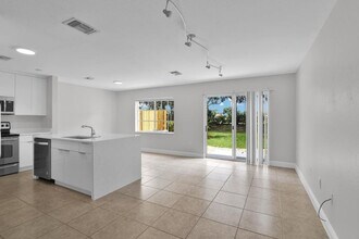 6599 Old Farm Trail in Boynton Beach, FL - Building Photo - Building Photo